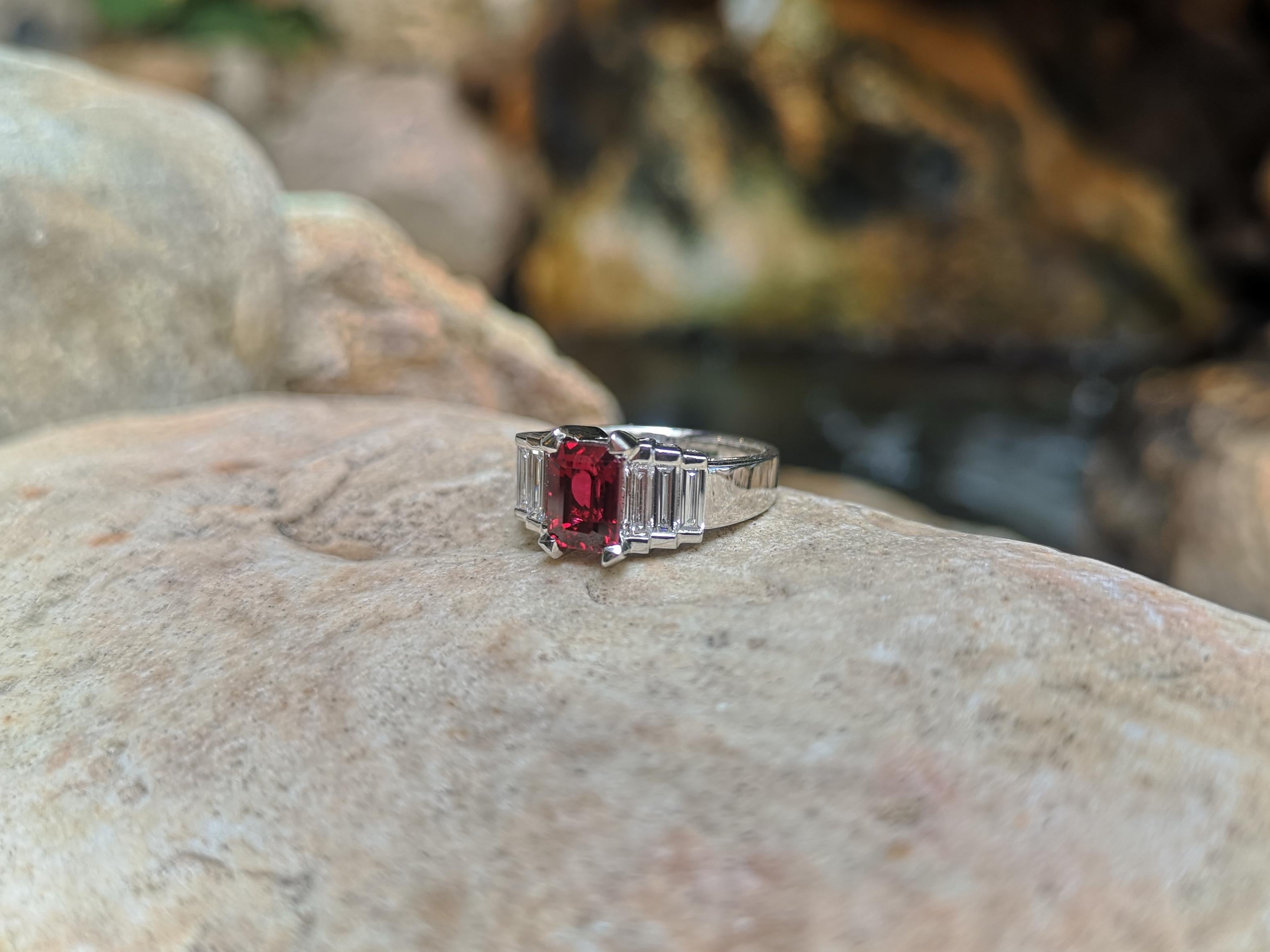 GIA Certified 2 Cts Ruby with Diamond Ring Set in Platinum 950 Settings In New Condition For Sale In Bangkok, TH