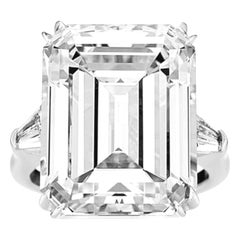 Anillo de diamantes talla esmeralda de 20 quilates certificado por el GIA