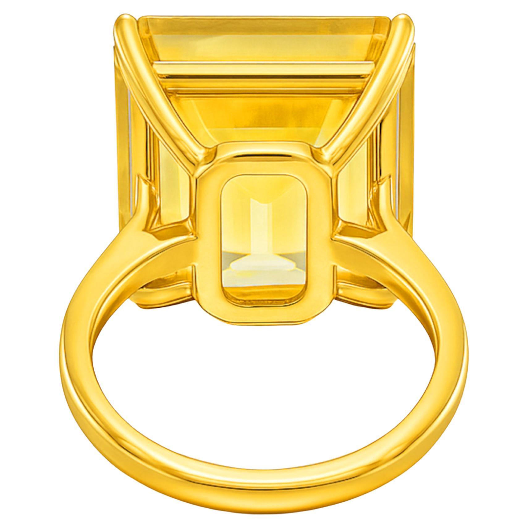 Bague en or jaune 18 carats certifiée GIA avec diamant radiant de 20 carats de couleur jaune intense - pureté VS2

Remarquable par sa couleur et sa rareté, cette bague extraordinaire met en valeur un époustouflant diamant radiant de 20,00 carats de