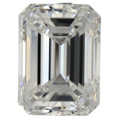 Diamant certifié GIA de 2,00-2,05 carats, G-F/VVS1, taille émeraude, excellente nature