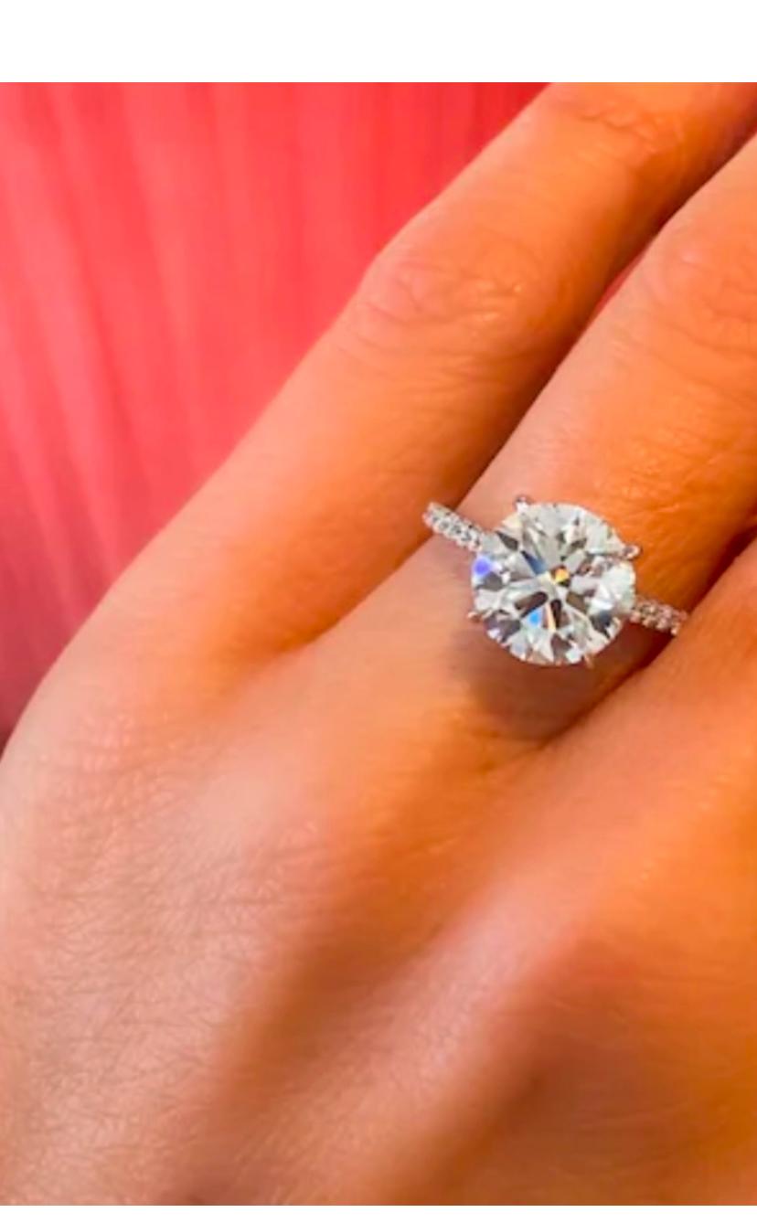 GIA Certified 2,00 Carat D/Flawless Round Brillant Shape Diamond Anello in oro 18K In condizioni Nuovo in vendita a Massafra, IT