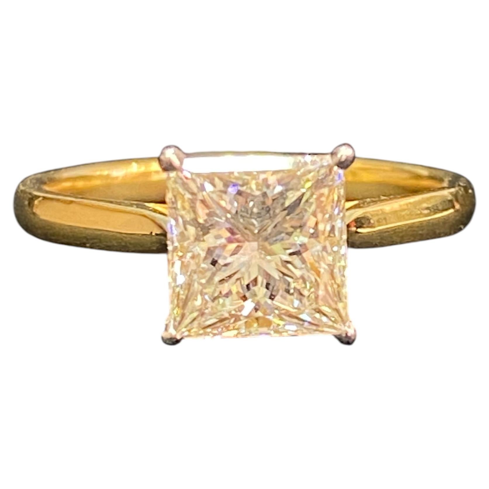 GIA zertifiziert 2,00 Karat D VVS1 Prinzessinnenschliff Diamant Ring in 18K Gelbgold im Angebot