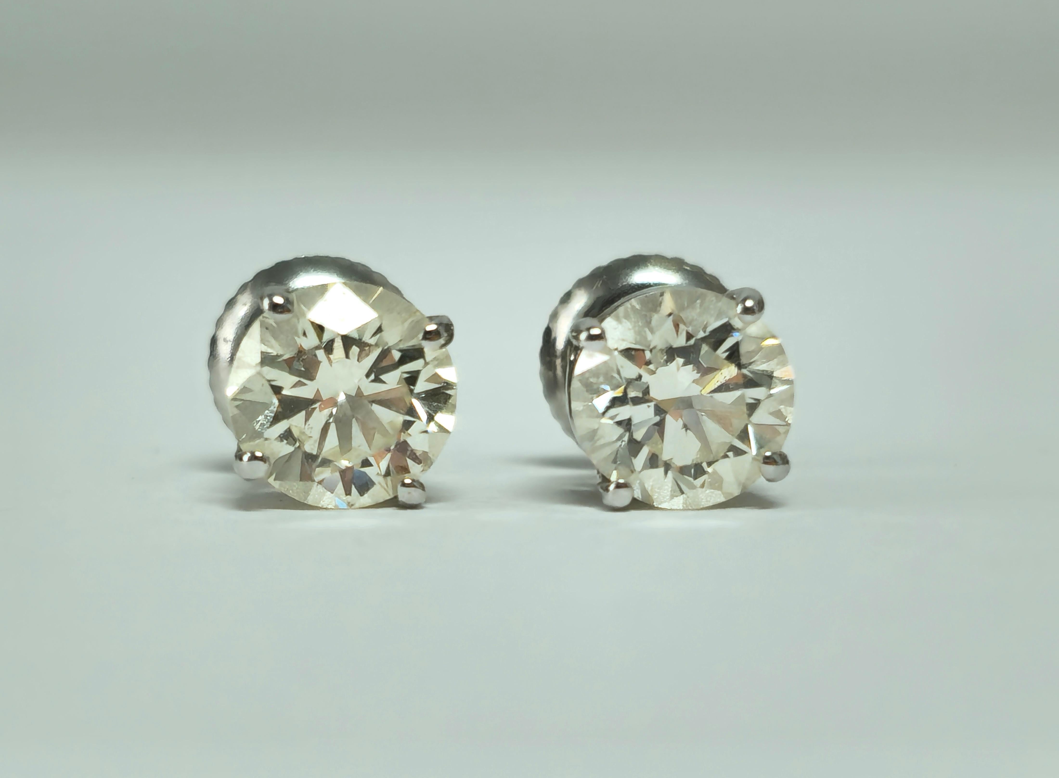 Contemporary GIA Certified 2.00 Carat Diamond Studs in White Gold For Sale