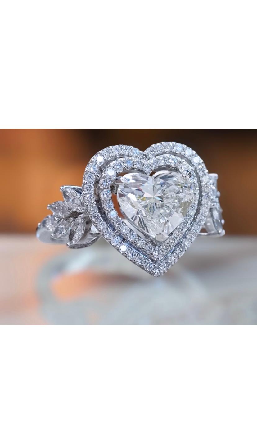 GIA-zertifizierter 2,00 Karat E/VS1  Herzform Diamant 18k Gold Ring im Zustand „Neu“ im Angebot in Massafra, IT