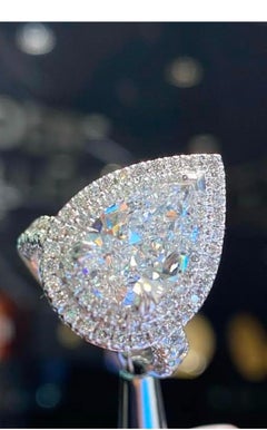 GIA Certified 2.00 Carat F/VS1  Pear Shape Diamond 18K Gold Solitaire Ring