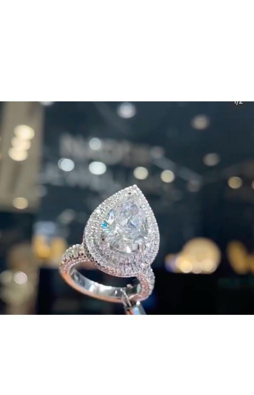Taille poire Certifié GIA 2,00 carats F/VS1  Bague solitaire en or 18K avec diamant en forme de poire en vente