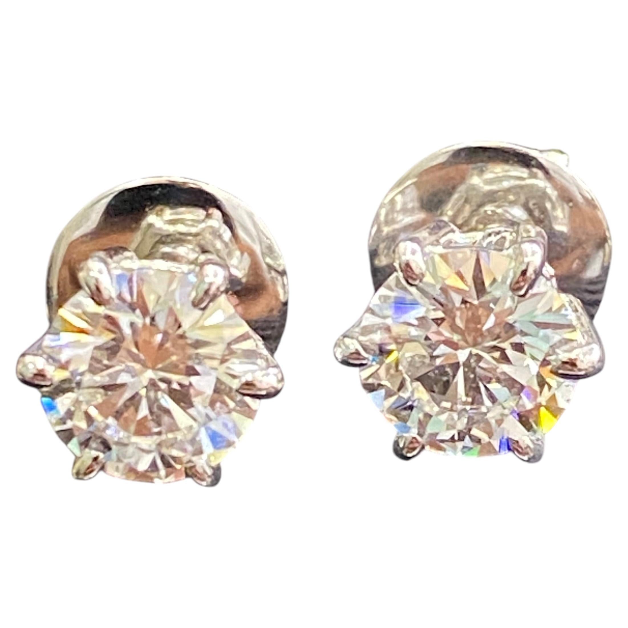 GIA Certified 2.00 Carat F/VS1 Round Brilliant Diamond Stud Earrings in 18K Gold