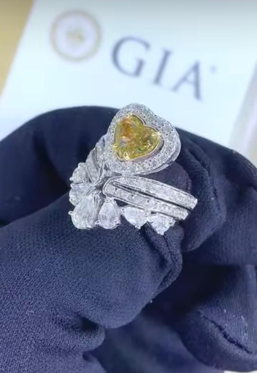 Women's GIA Certified 2.00 Carat Fancy Brownish Greenish Yellow Diamond 18K Gold Ring For Sale