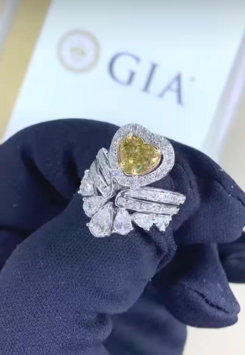 GIA Certified 2.00 Carat Fancy Brownish Greenish Yellow Diamond 18K Gold Ring For Sale 2