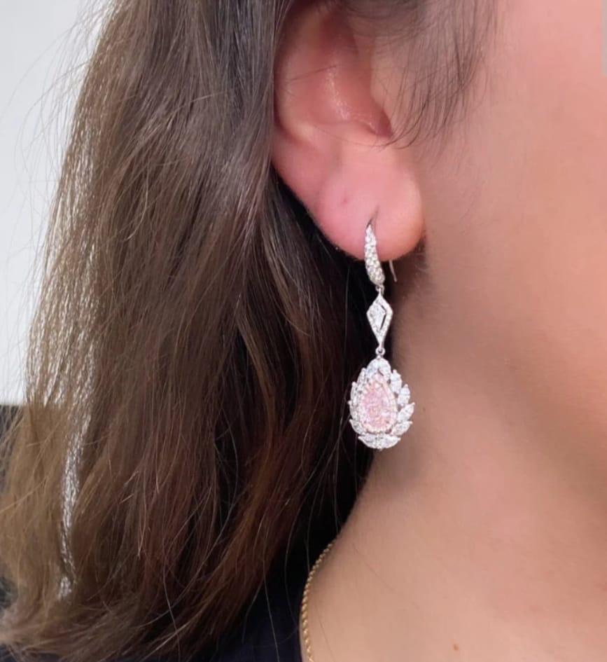 GIA-zertifizierte 2,00 Karat rosa Fancy-Diamanten  Ohrringe im Angebot 1