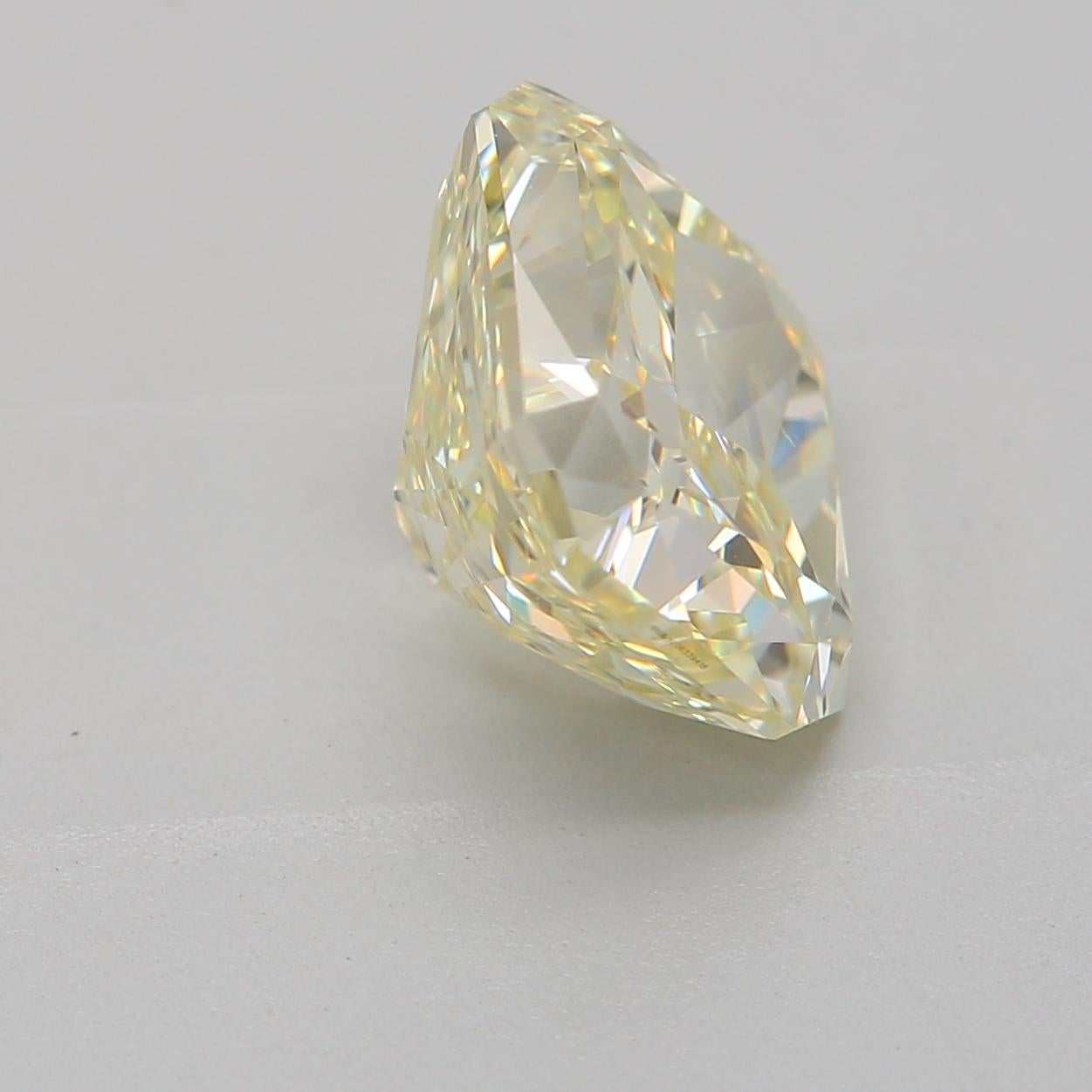 Diamant jaune fantaisie certifié GIA de 2,00 carats de pureté VS1 Unisexe en vente