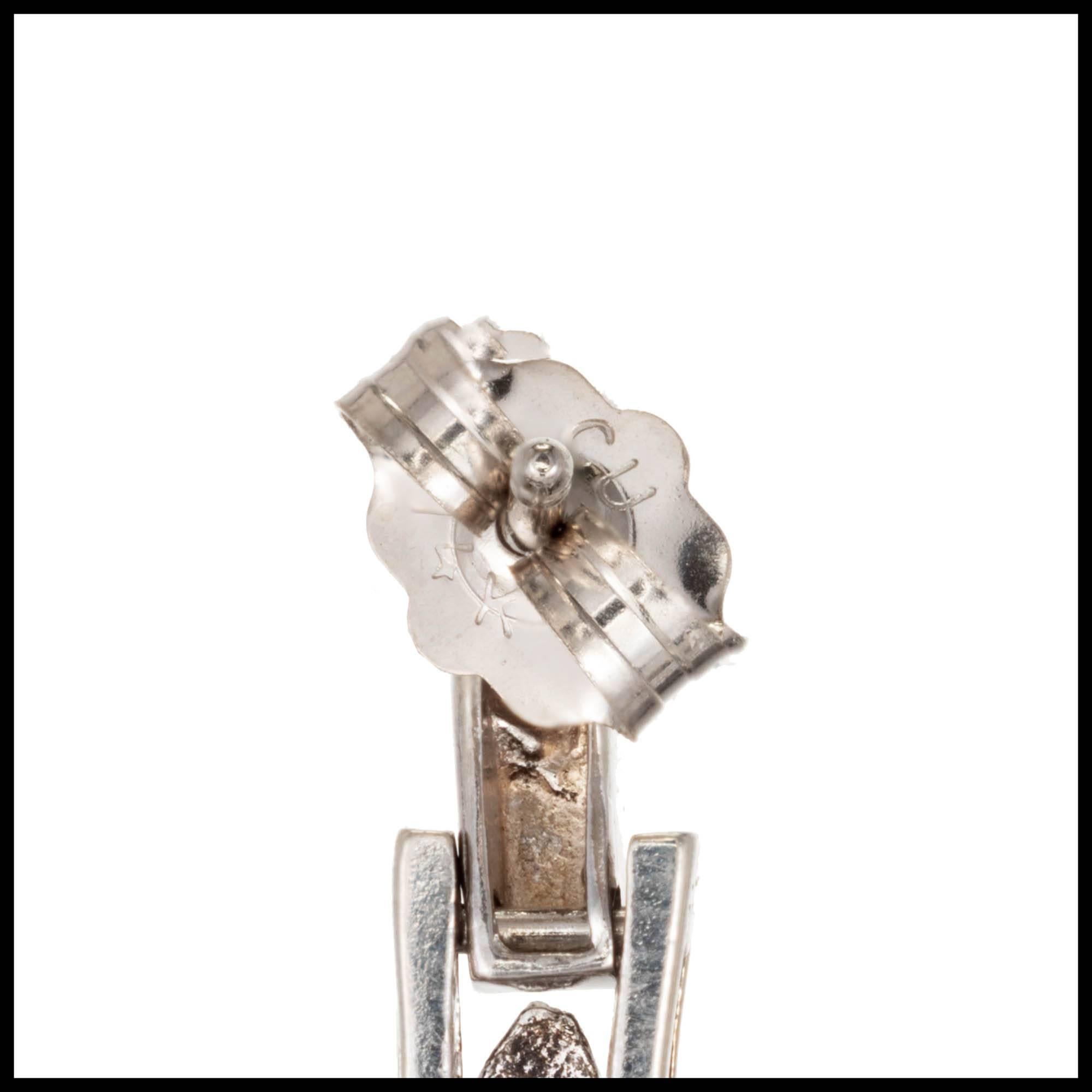 GIA Certified 2.00 Carat Oval Sapphire Diamond Gold Dangle Drop Earrings For Sale 1