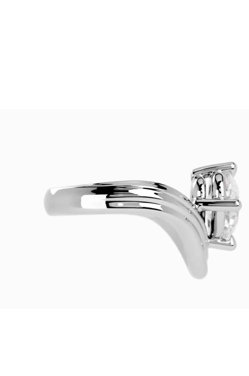 Oval Cut GIA Certified 2.00 Carat Oval Shape Diamond 18K Gold Ring For Sale