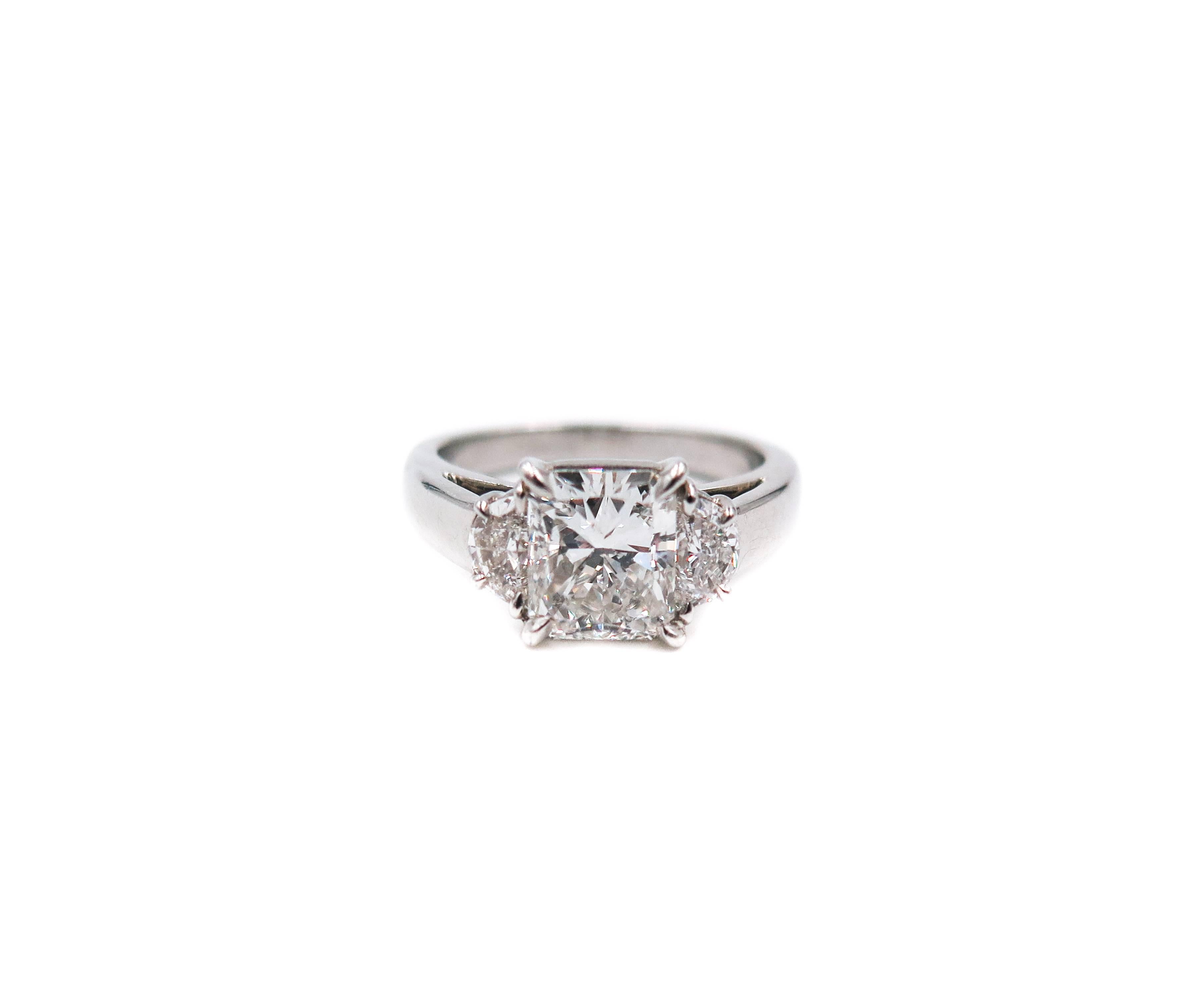 Women's GIA Certified 2.00 Carat Radiant Cut Diamond Platinum Engagement Ring
