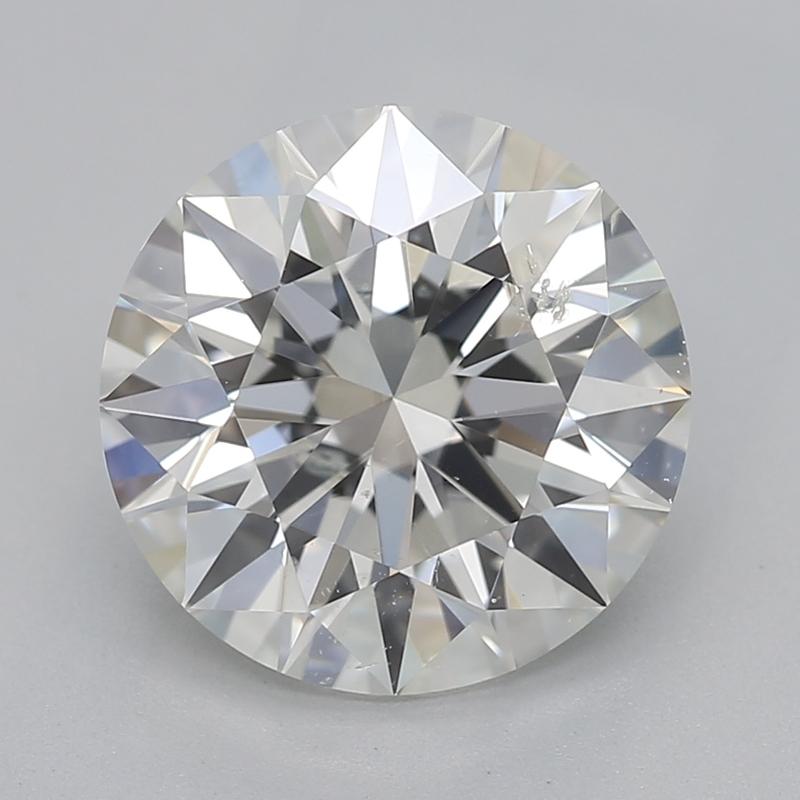 Realizzato con una maestria impeccabile, questo splendido anello con diamante è una celebrazione di eleganza e raffinatezza. Al centro si trova un notevole diamante rotondo del peso di 2,00 , che vanta una splendida I e una purezza classificata SI2.