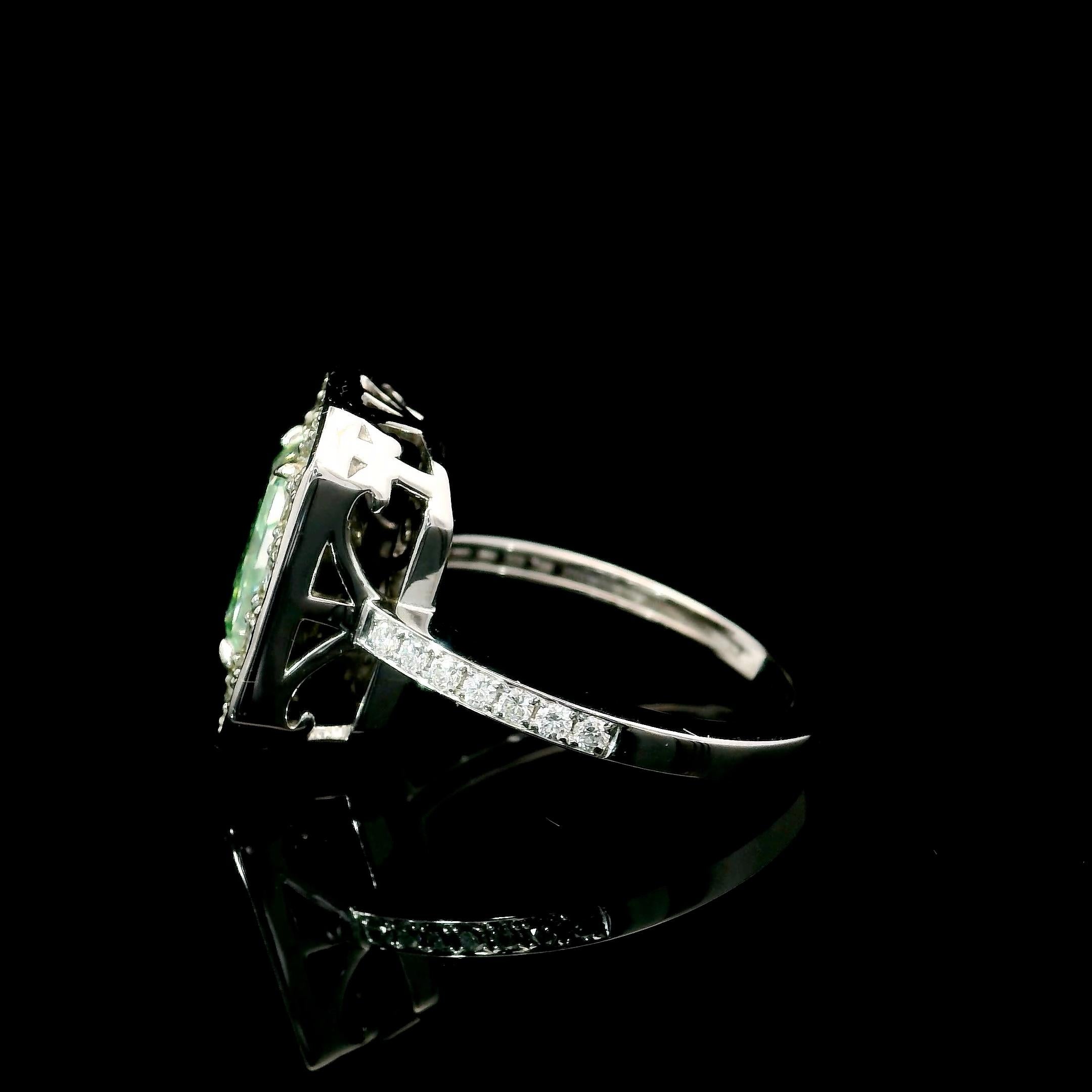 GIA Certified 2.00 Carat Very Light Green SI1 Clarity Diamond Ring For Sale 2