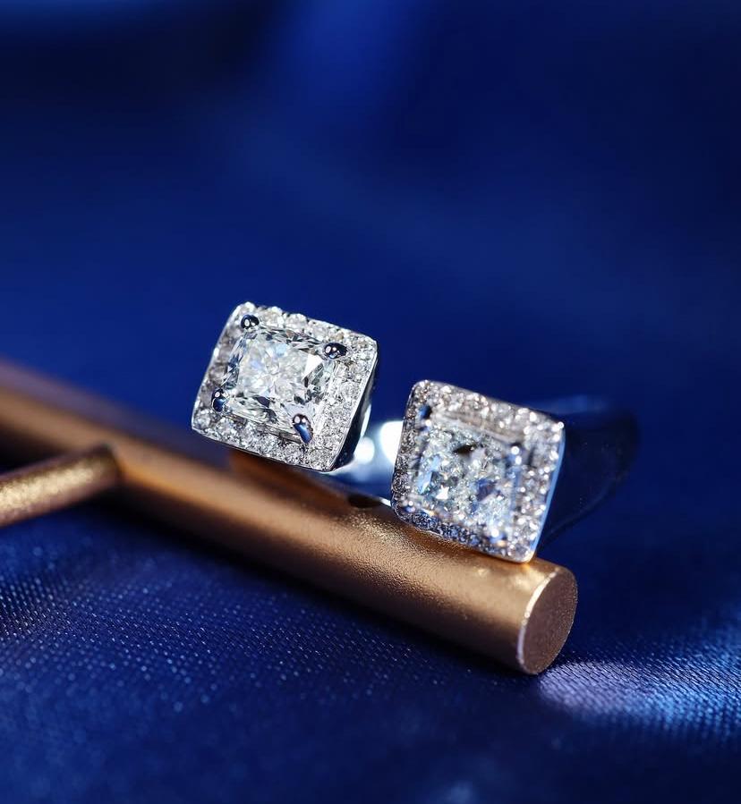 Bague en or 18 carats certifiée GIA avec 2,00 carats de diamants en forme de coussin Neuf - En vente à New Delhi, Delhi