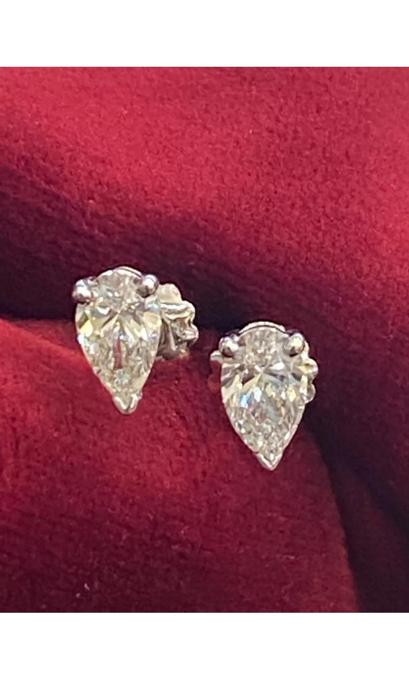 Pendientes de oro de 18 quilates con diamantes en forma de pera de 2,00 quilates F/VS1 certificados por GIA Corte pera en venta