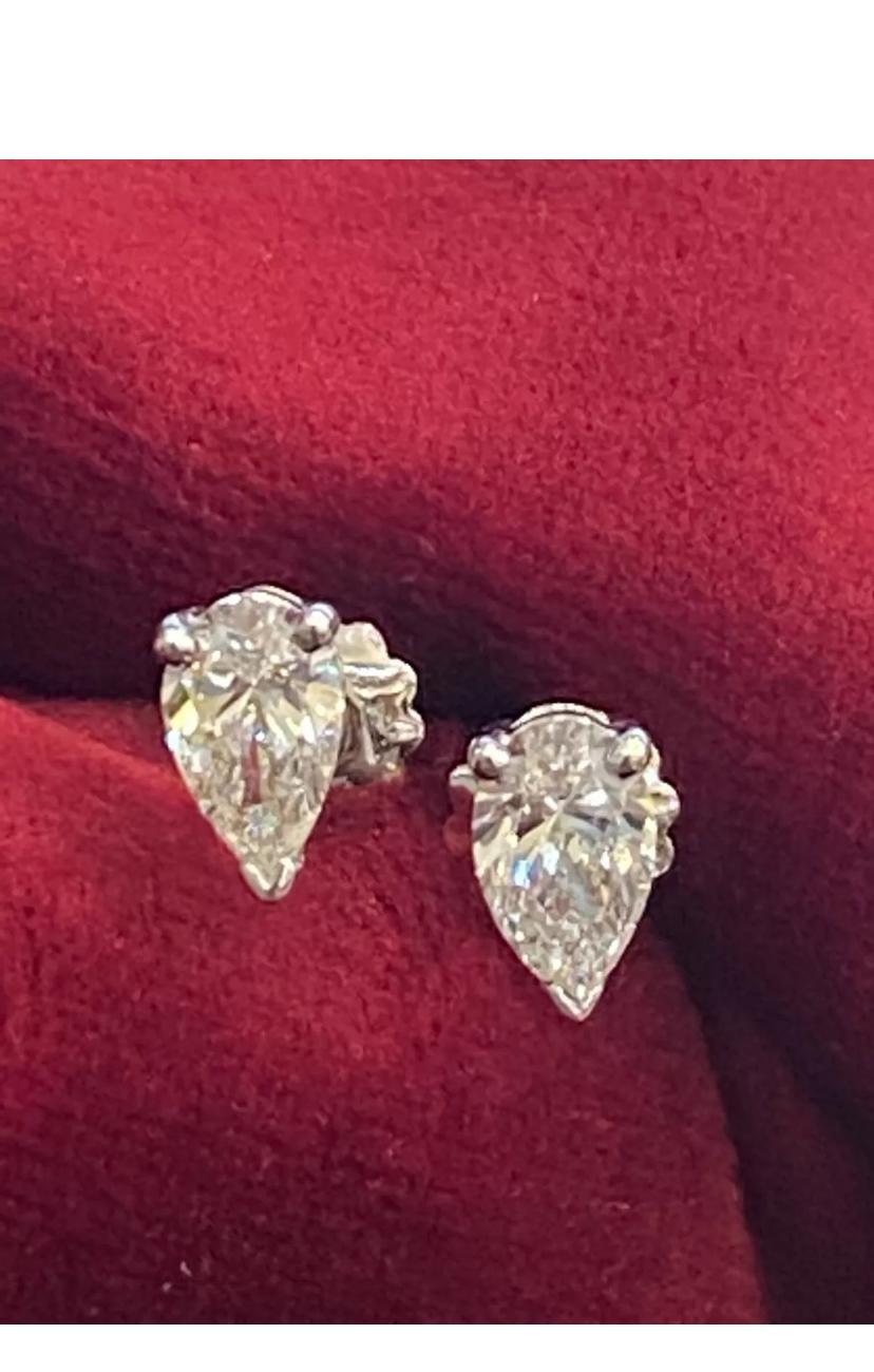 Pendientes de oro de 18 quilates con diamantes en forma de pera de 2,00 quilates F/VS1 certificados por GIA en venta 1