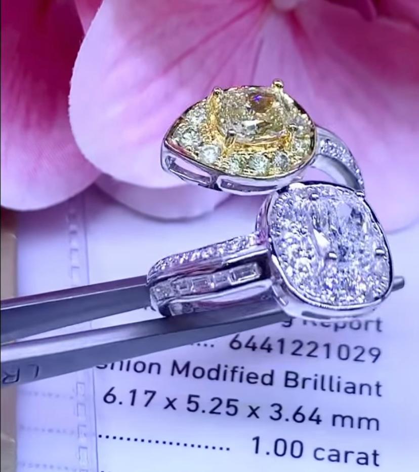 GIA Certified 2.00 Carats Fancy & White Diamonds 18k Gold Ring In New Condition For Sale In Massafra, IT