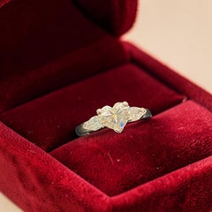 GIA Certified 2.00 Ct E VVS1 Heart Shape Diamond Three Stone Ring 18K White Gold (bague à trois pierres en forme de cœur)