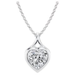 Collana con diamante a forma di cuore da 2,00 carati, certificato GIA, F/VS1, con montatura a castone, in oro bianco 18 carati