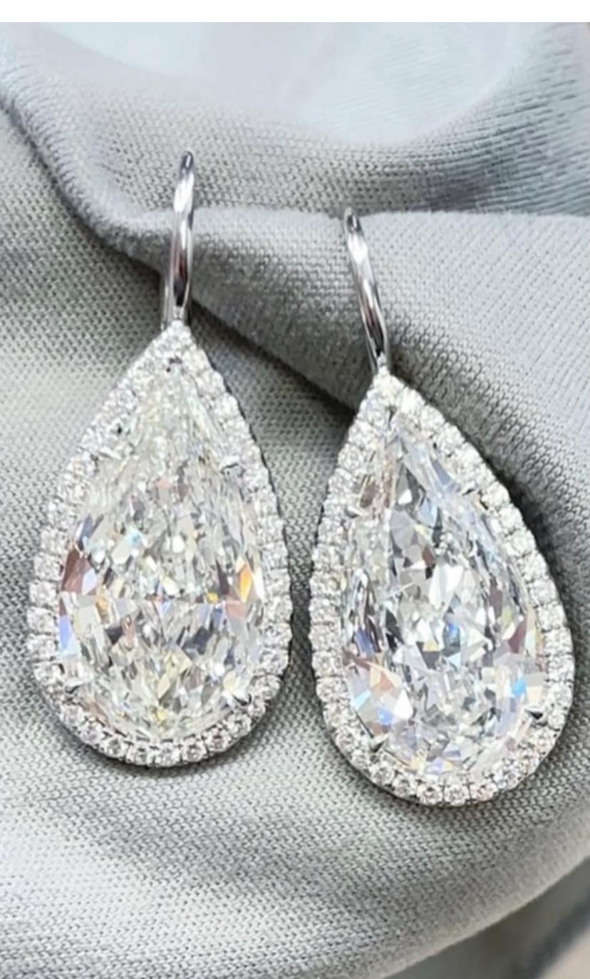 Platin mit GIA-zertifizierten 20,00 Karat Diamanten in Birnenform F/VS1 in Platin  Goldohrringe im Zustand „Neu“ im Angebot in Massafra, IT