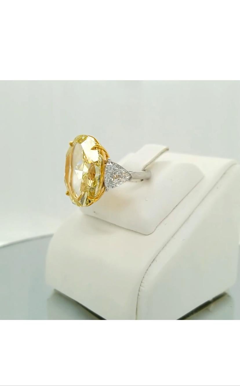 GIA Certified 20.00 Carats Fancy Intense Yellow Diamond Gold Solitaire Ring  In New Condition In Massafra, IT