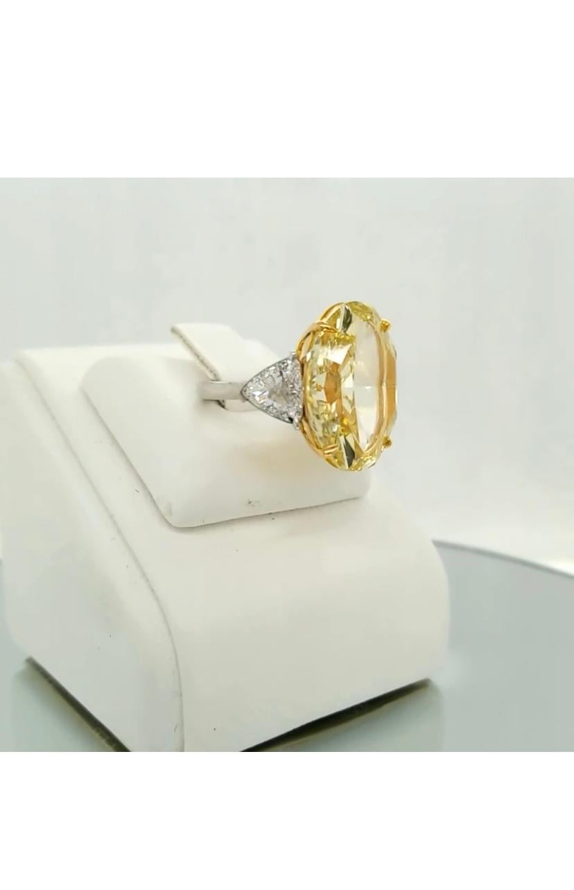 Women's or Men's GIA Certified 20.00 Carats Fancy Intense Yellow Diamond Gold Solitaire Ring 