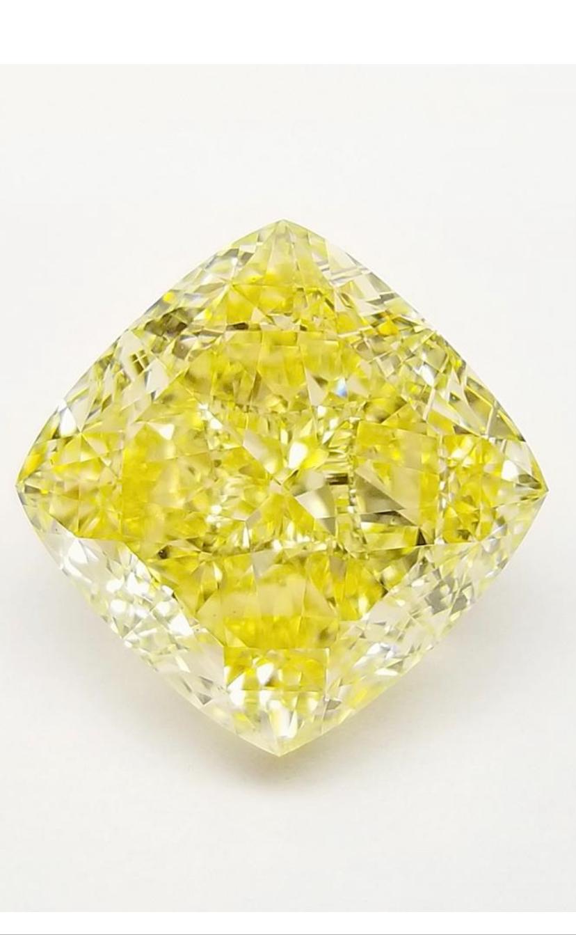 An exquisite master piece of GIA Certified of natural Fancy Yellow Diamond of 20,03 carats, in VVS2 clarity, top 🔝 quality of diamond.
Investment stone . Price of diamonds are all increasing. 
Complete with GIA report.

Whosale price .
