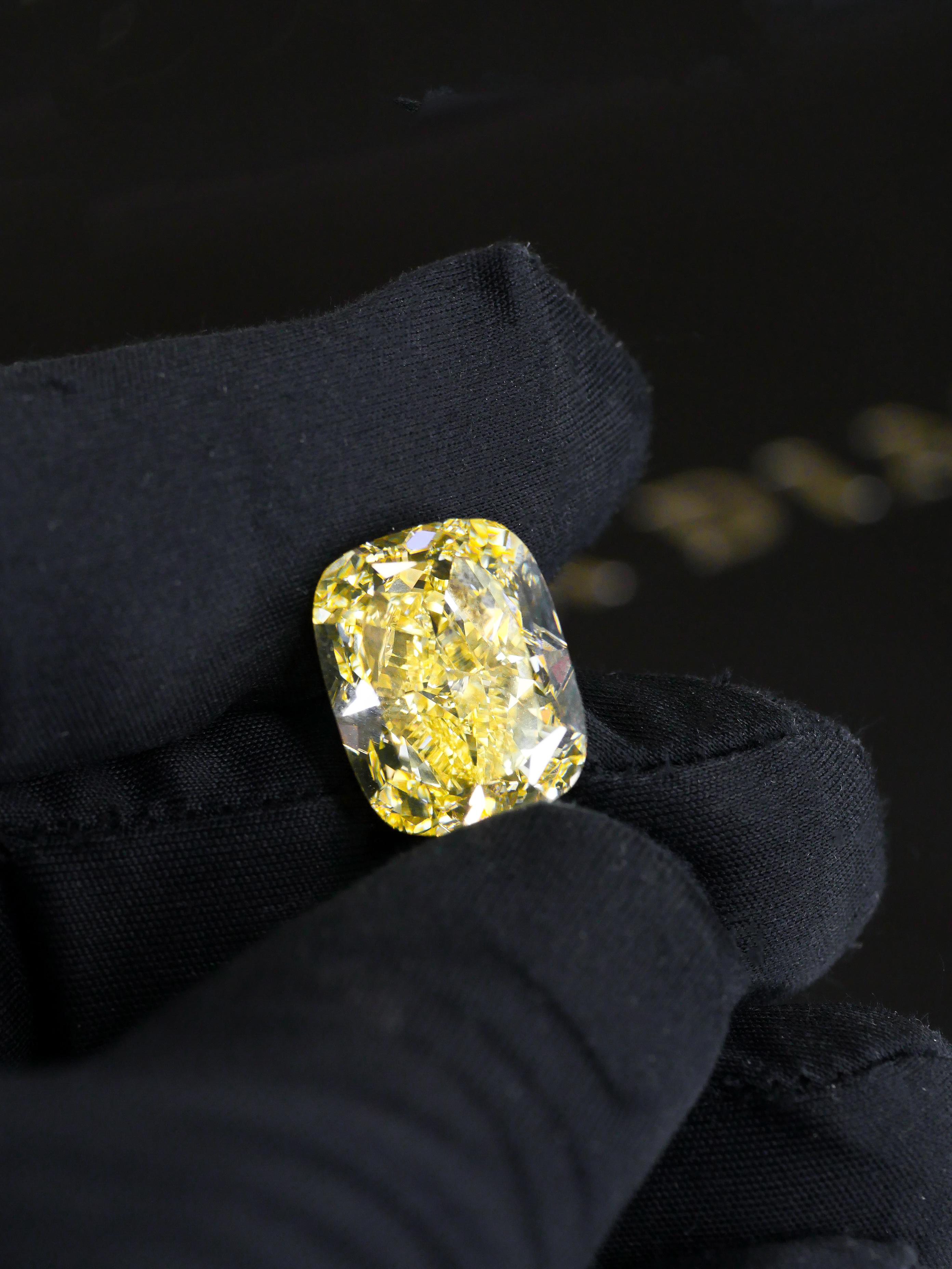 GIA Certified 20.08 Fancy Intense Yellow Cushion Cut Diamond For Sale 4