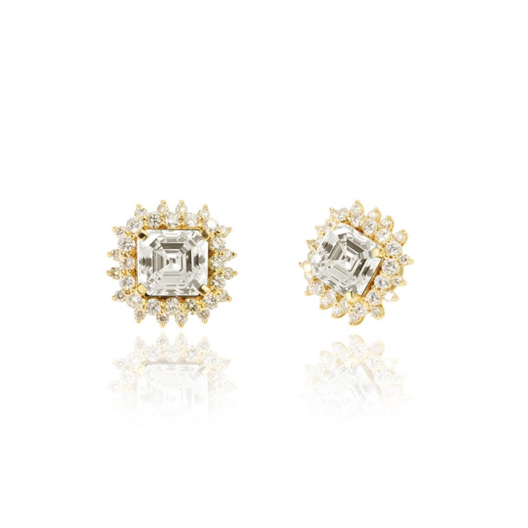 Women's GIA Certified 2.00ct Asscher-Cut Diamond Halo Stud Earrings in 18K Yellow Gold For Sale