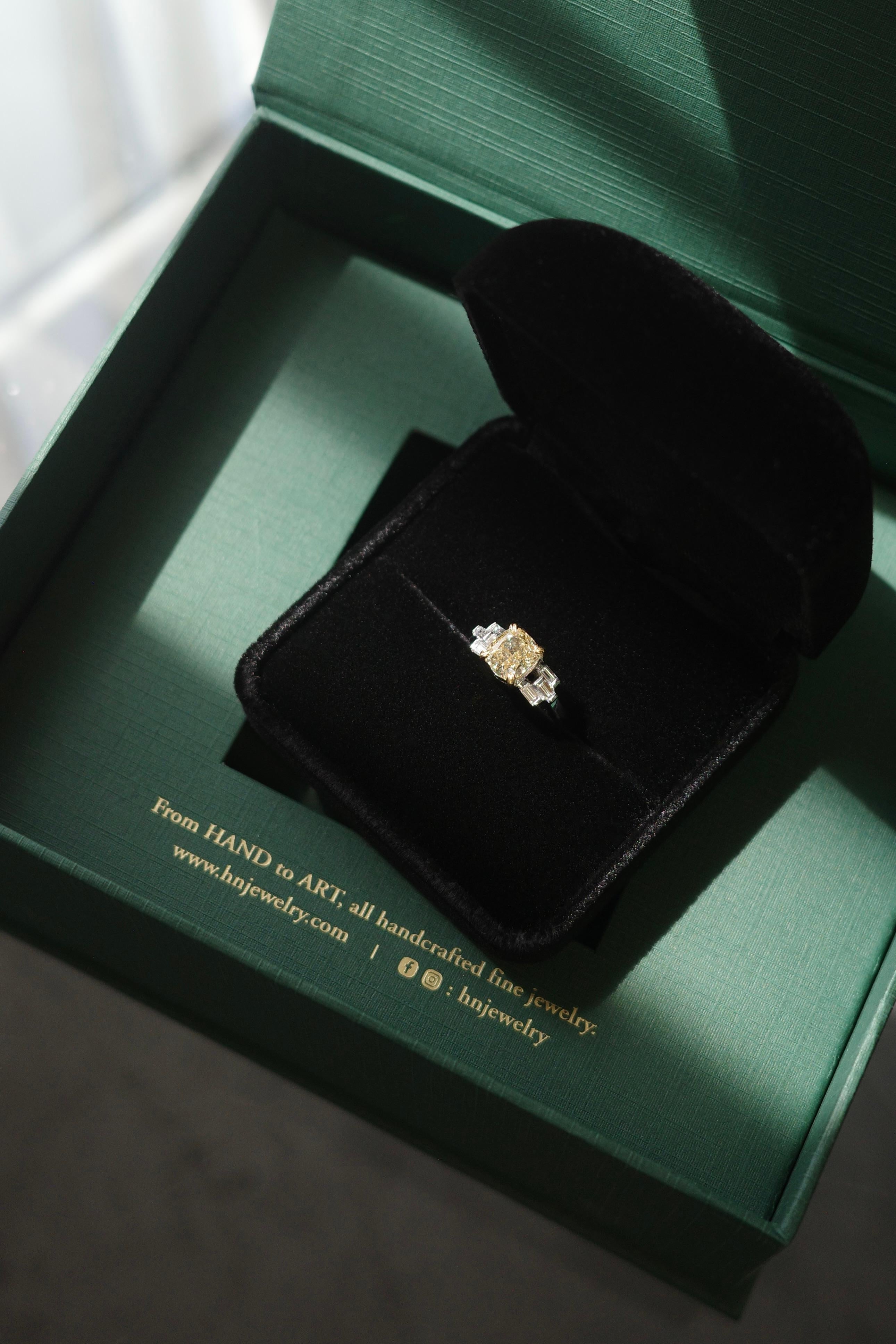 For Sale:  GIA Certified 2.00ct Fancy Yellow Diamond and Baguette Diamond White Gold Ring 5
