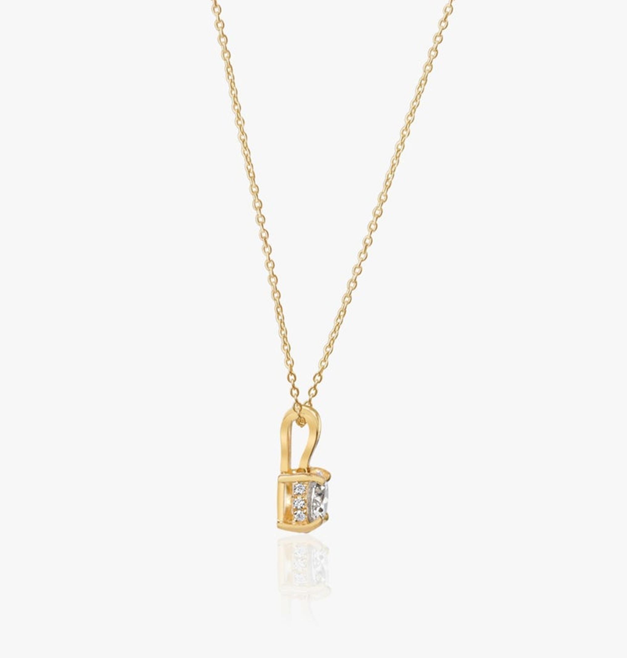 Pendentif solitaire en or 18 carats de 2,00 ct de diamant sans défaut de couleur D, certifié par la GIA Pour femmes en vente