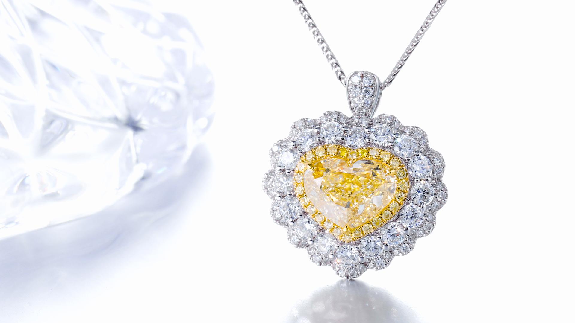 GIA zertifiziert, 2,00ct natürliche Herzform U bis V Bereich Diamant Solitär Ring18k Damen im Angebot