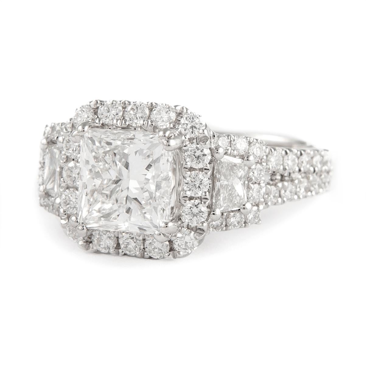 Contemporary GIA Certified 2.00ct Princess Cut Diamond Three Stone Ring 18 Karat White Gold For Sale
