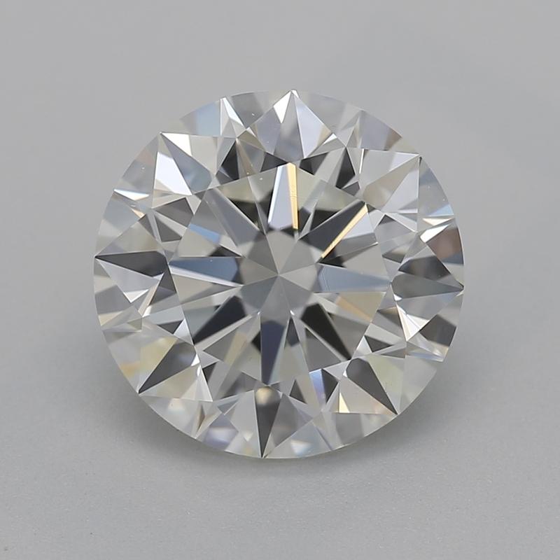 Realizzato a mano a New York, questo splendido anello con diamante presenta un'affascinante pietra centrale rotonda di 2,01, che irradia brillantezza con le sue squisite valutazioni I e VS2. Realizzato con meticolosa attenzione ai dettagli in