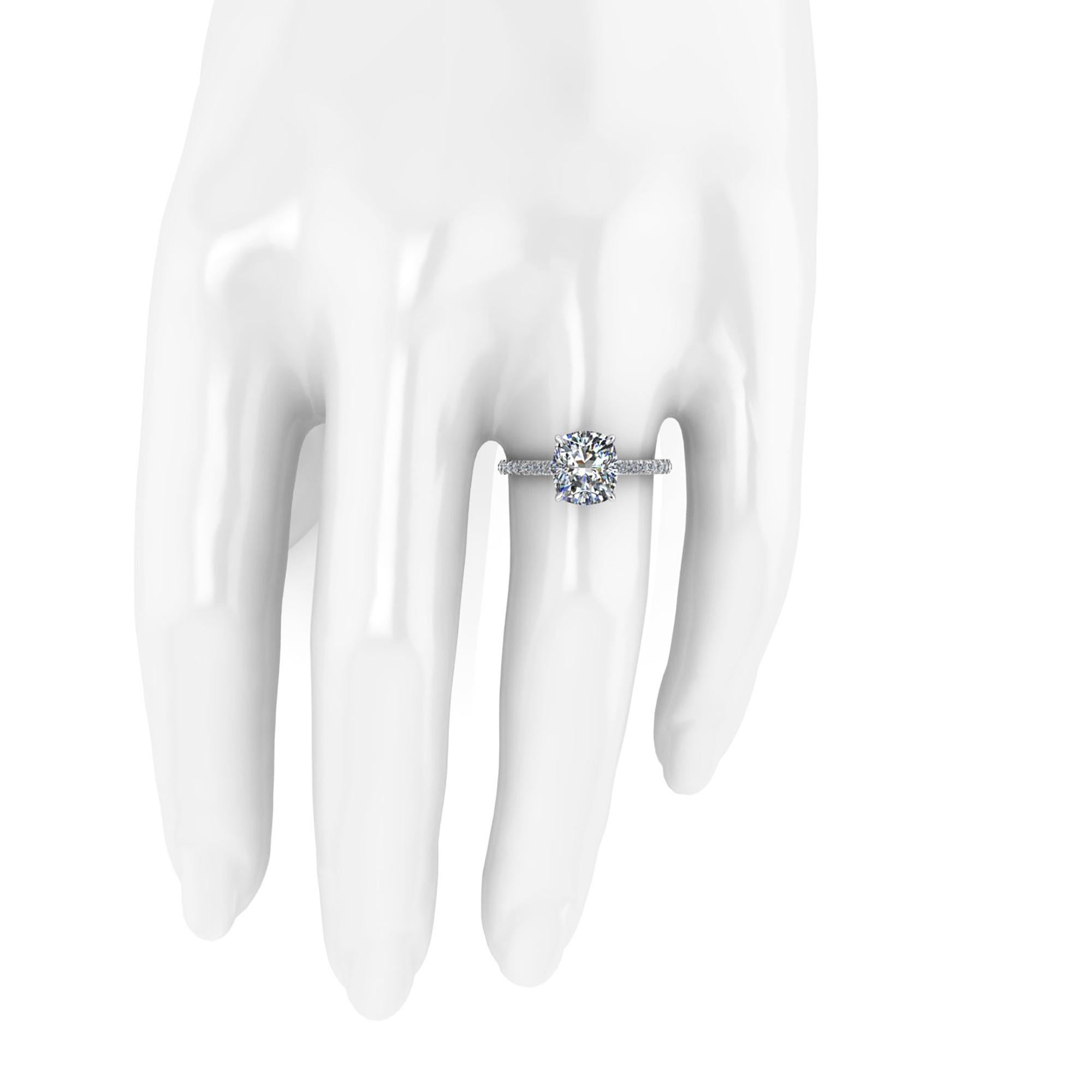 Sertissage de diamant pavé coussin de 2,01 carats certifié GIA en platine 950 Pour femmes en vente