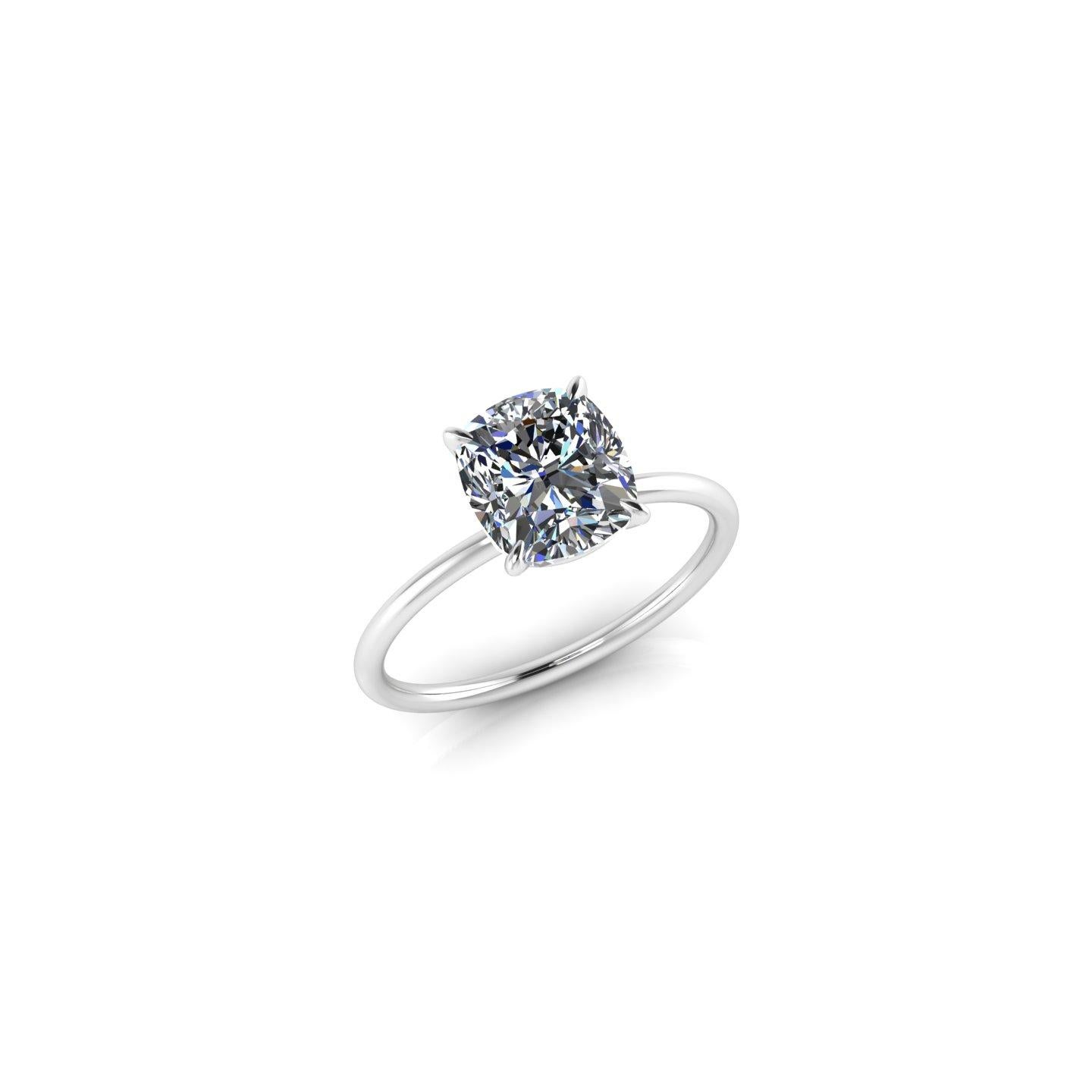 Diamant coussin de 2,02 carats certifié par le GIA, serti en platine 950. en vente 2