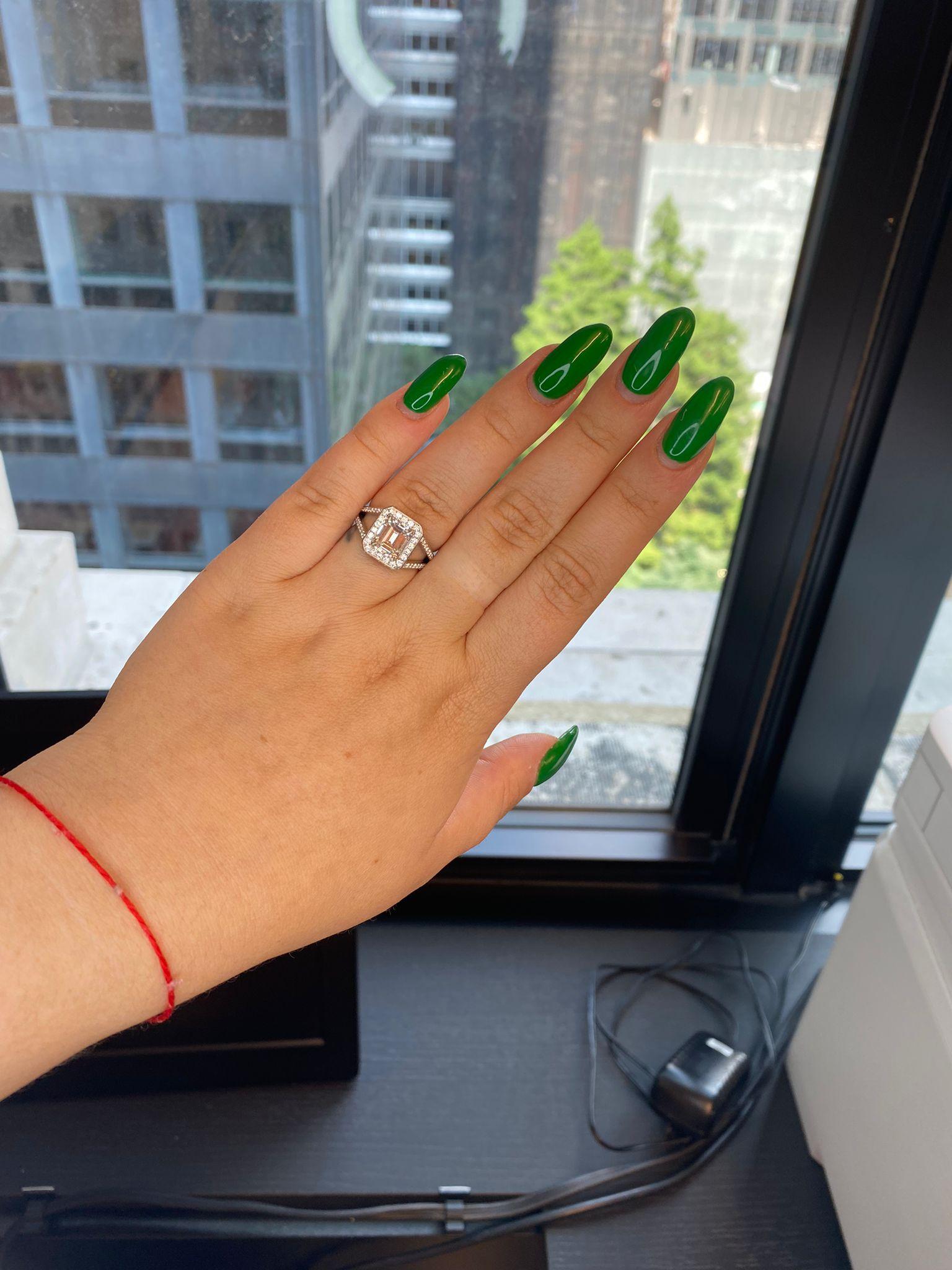 2 carat emerald cut diamond ring