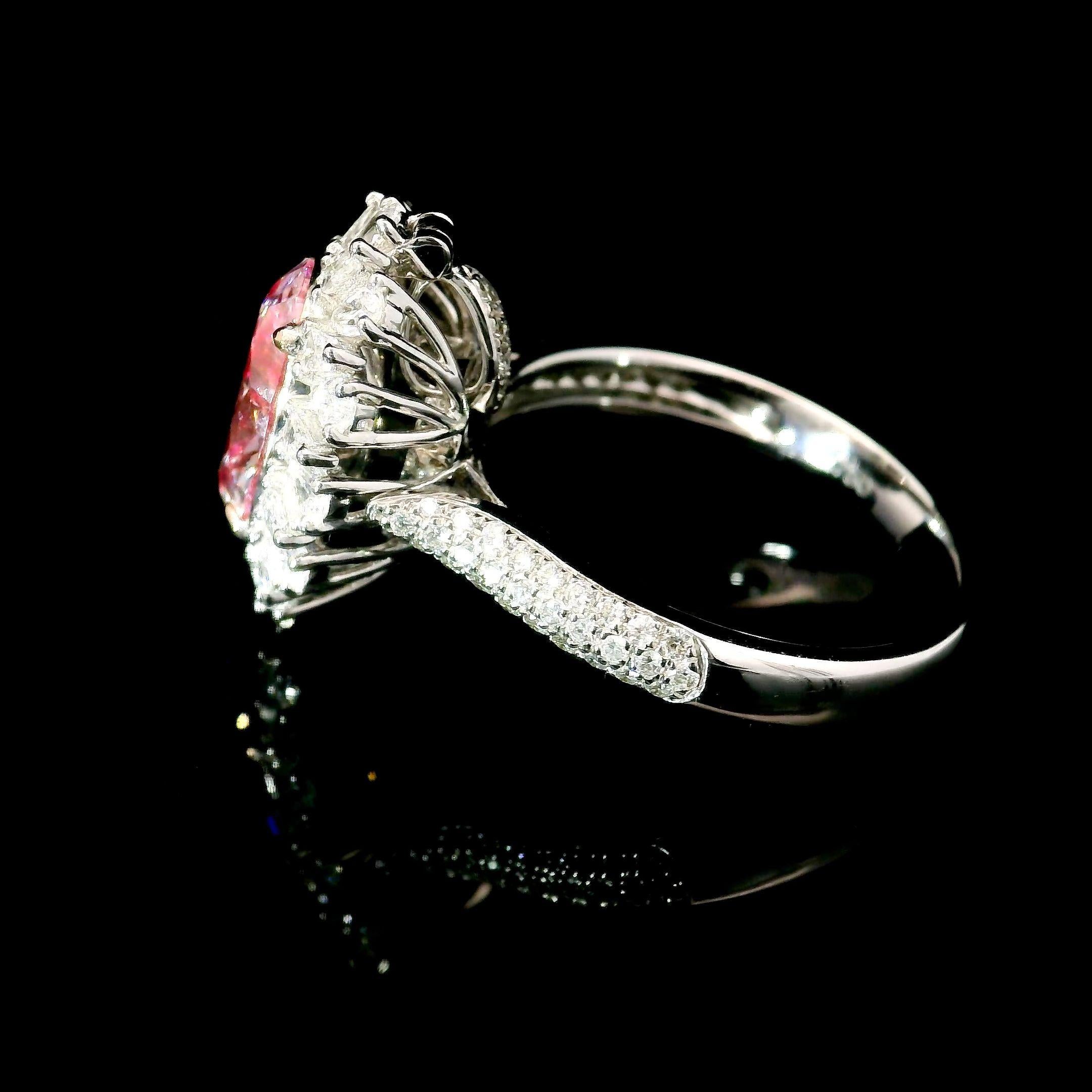 GIA Certified 2.01 Carat Faint Pink SI2 Clarity Diamond Ring For Sale 2
