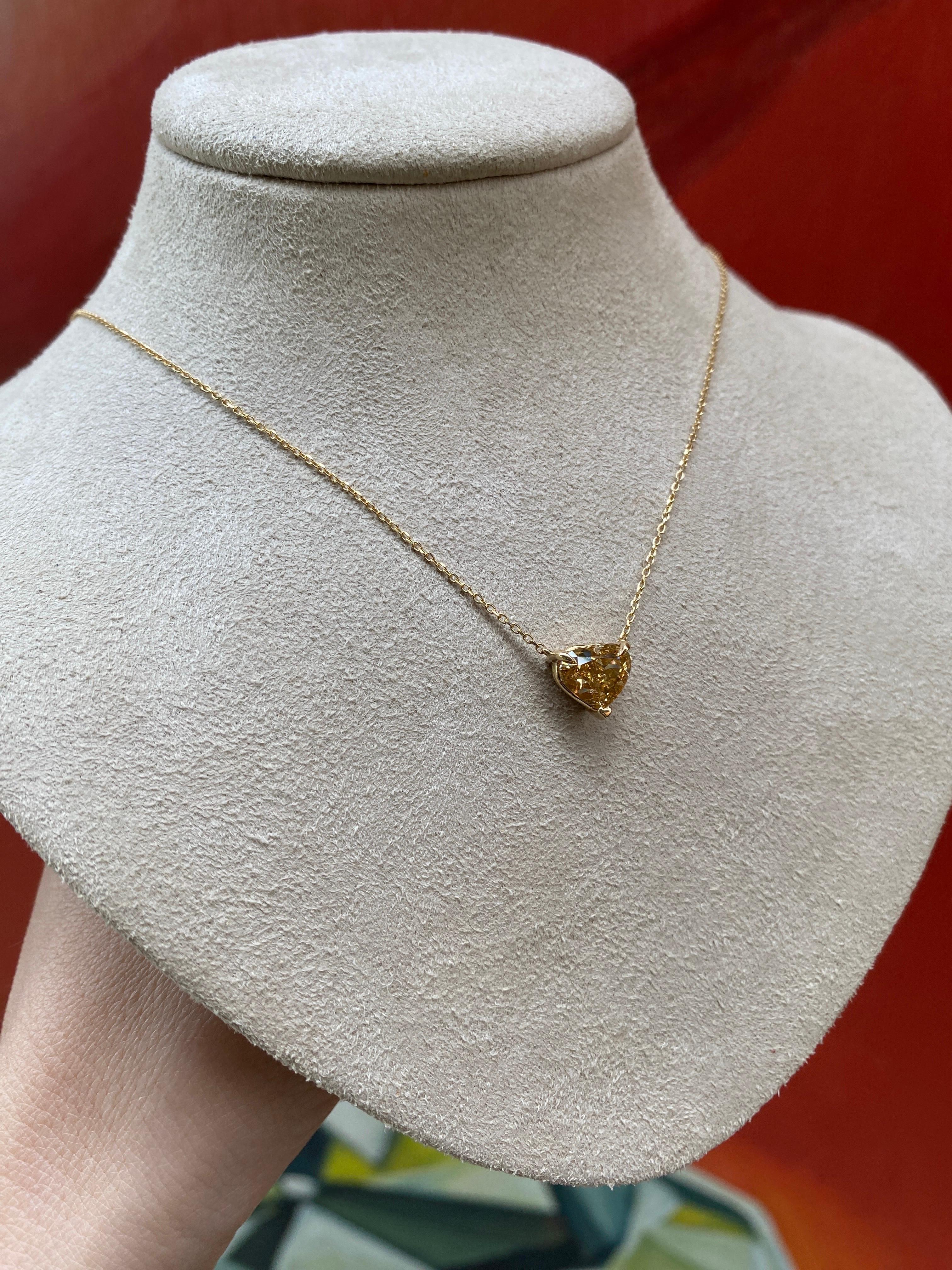 Women's or Men's GIA Certified 2.01 Carat Fancy Heart Shaped Diamond Pendant Necklace For Sale