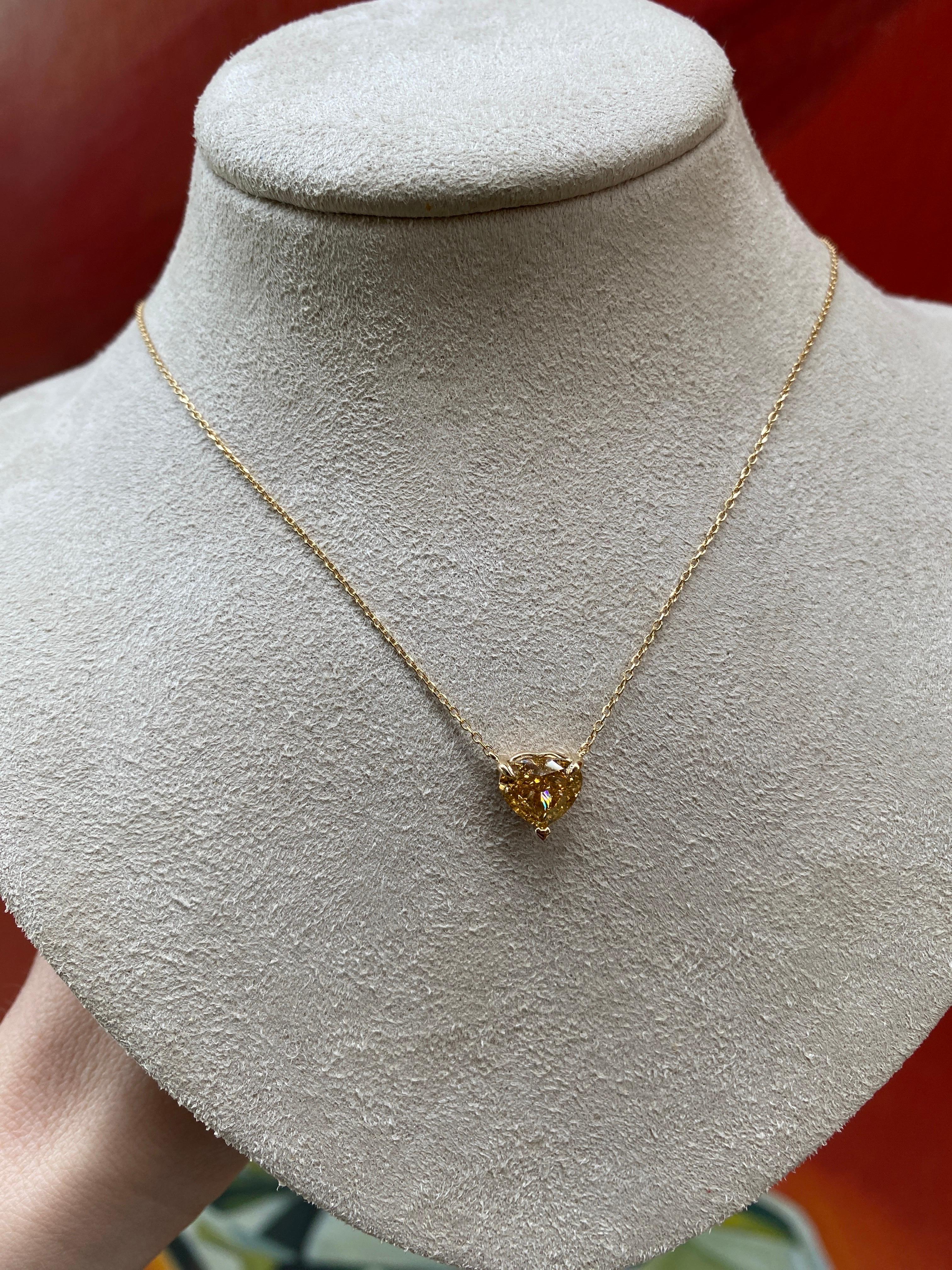 GIA Certified 2.01 Carat Fancy Heart Shaped Diamond Pendant Necklace For Sale 1