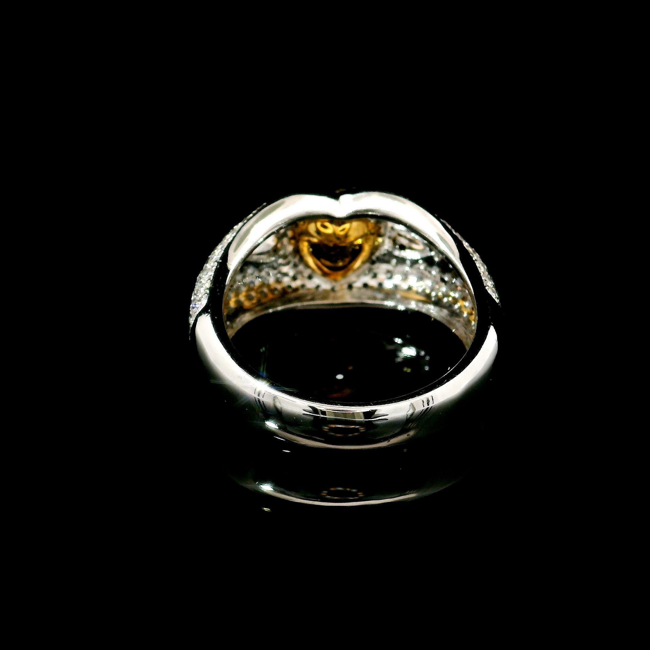 Women's or Men's GIA Certified 2.01 Carat Fancy Light Yellow VS1 Clarity Diamond For Sale