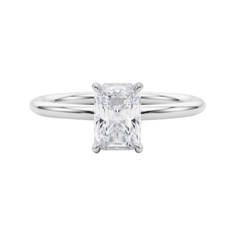 GIA Certified 2,01 Carat Hidden Halo Radiant Anello con diamanti in oro bianco 18K in vendita