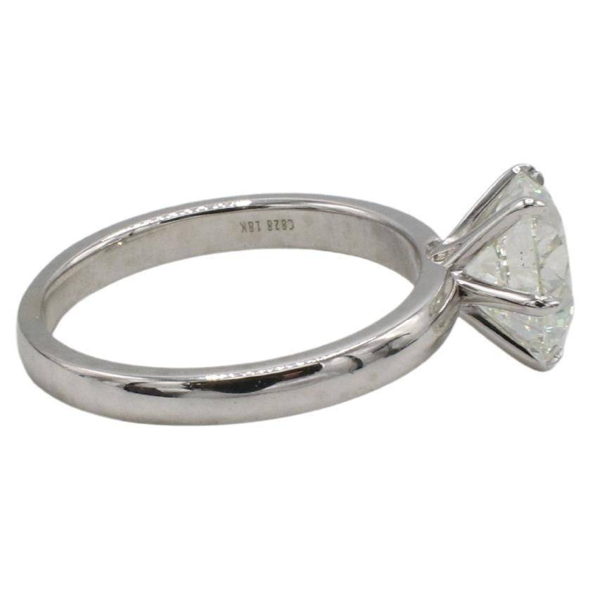 Modern GIA Certified 2.01 Carat J VS1 Round Natural Diamond Solitaire Engagement Ring For Sale