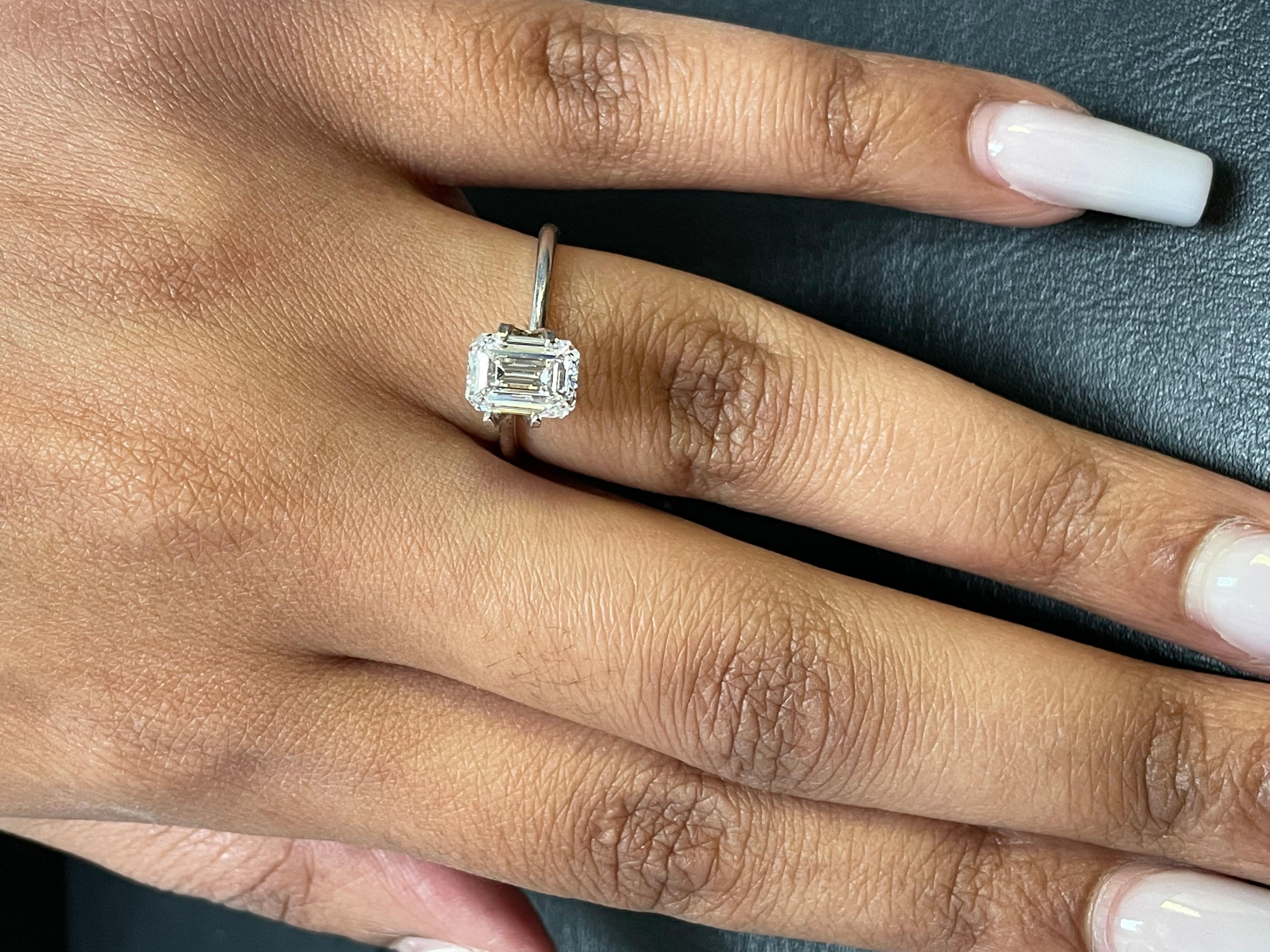 Taille émeraude Diamant non serti de 2,01 carats de couleur G et de pureté VVS2, certifié GIA en vente