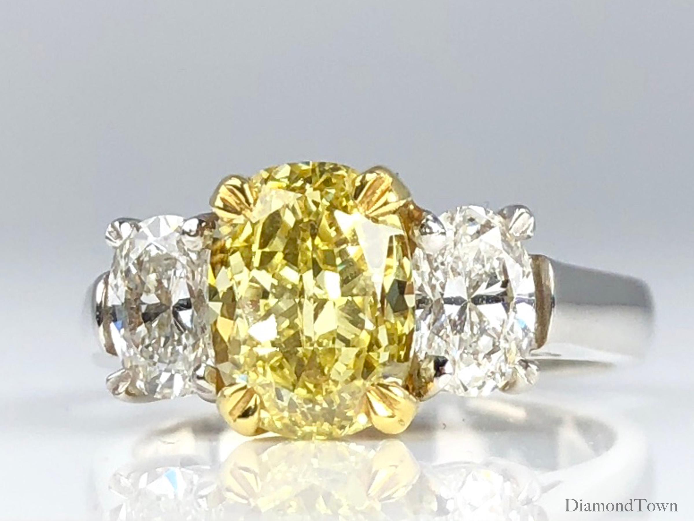 GIA Certified 2.01 Carat Natural Fancy Intense Yellow Diamond Ring ref124 In New Condition For Sale In New York, NY