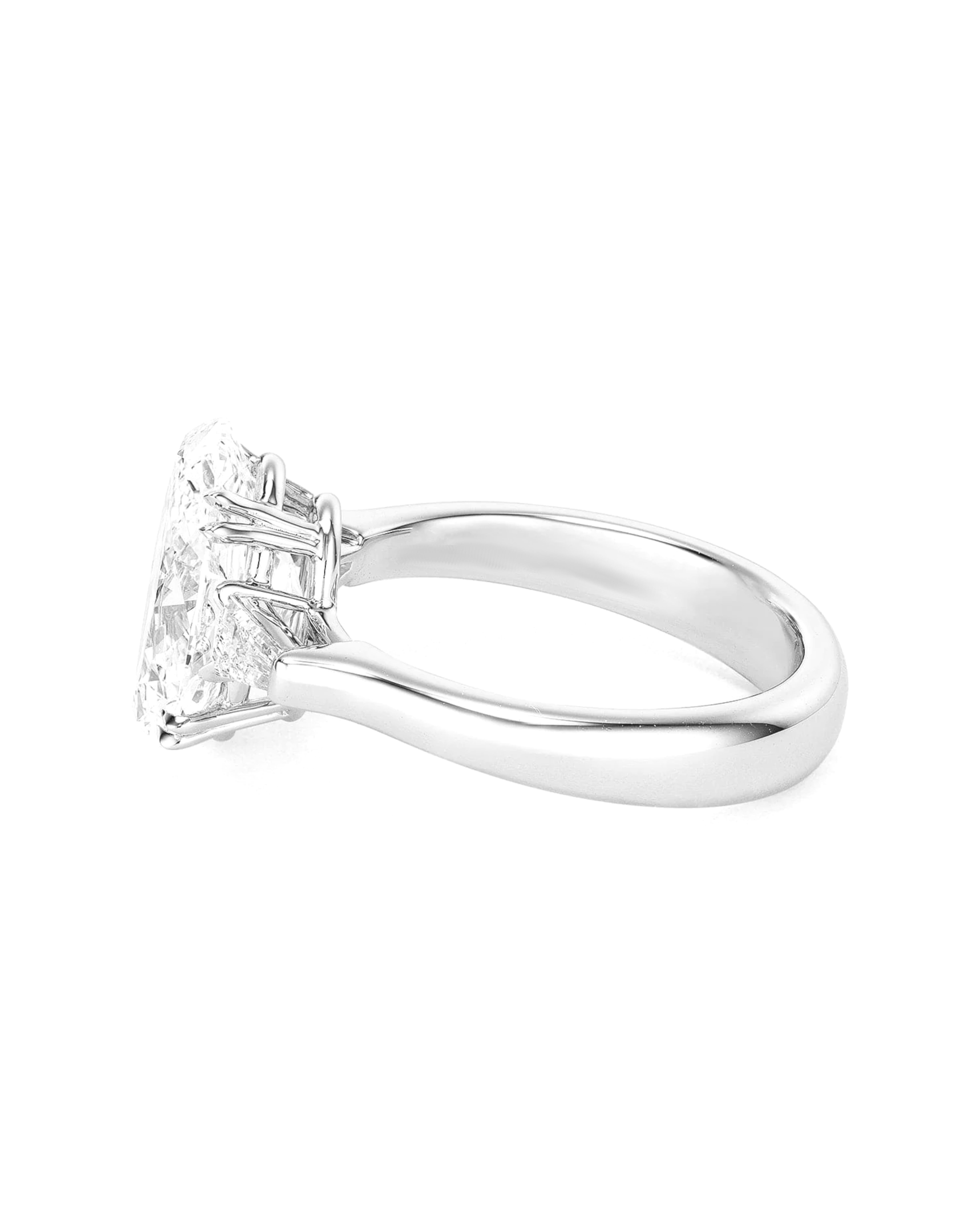 Taille ovale GIA Certified 2.01 Carat Oval Brilliante Diamond Platinum Ring D VVS1 en vente