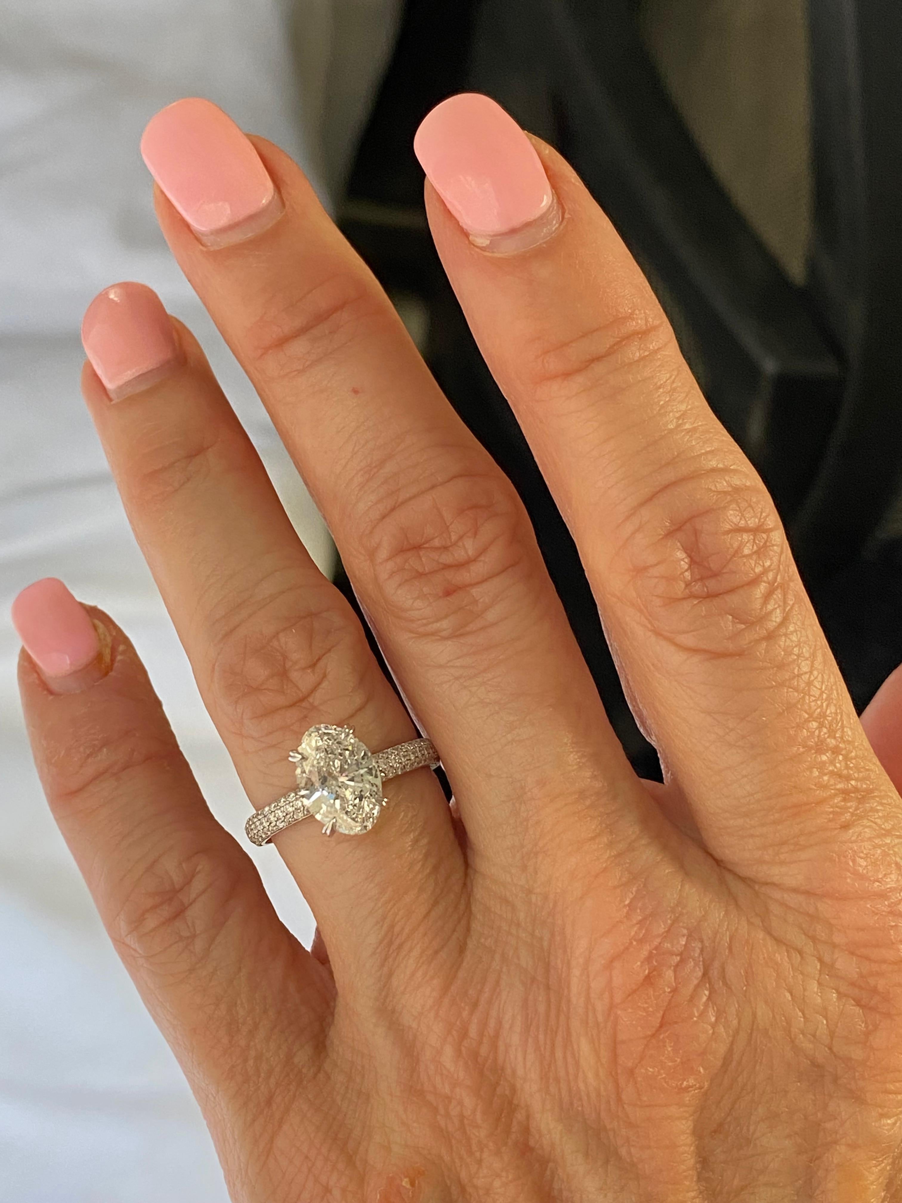 GIA Certified 2.01 Carat Oval Cut Diamond Engagement Ring 18K White Gold For Sale 5